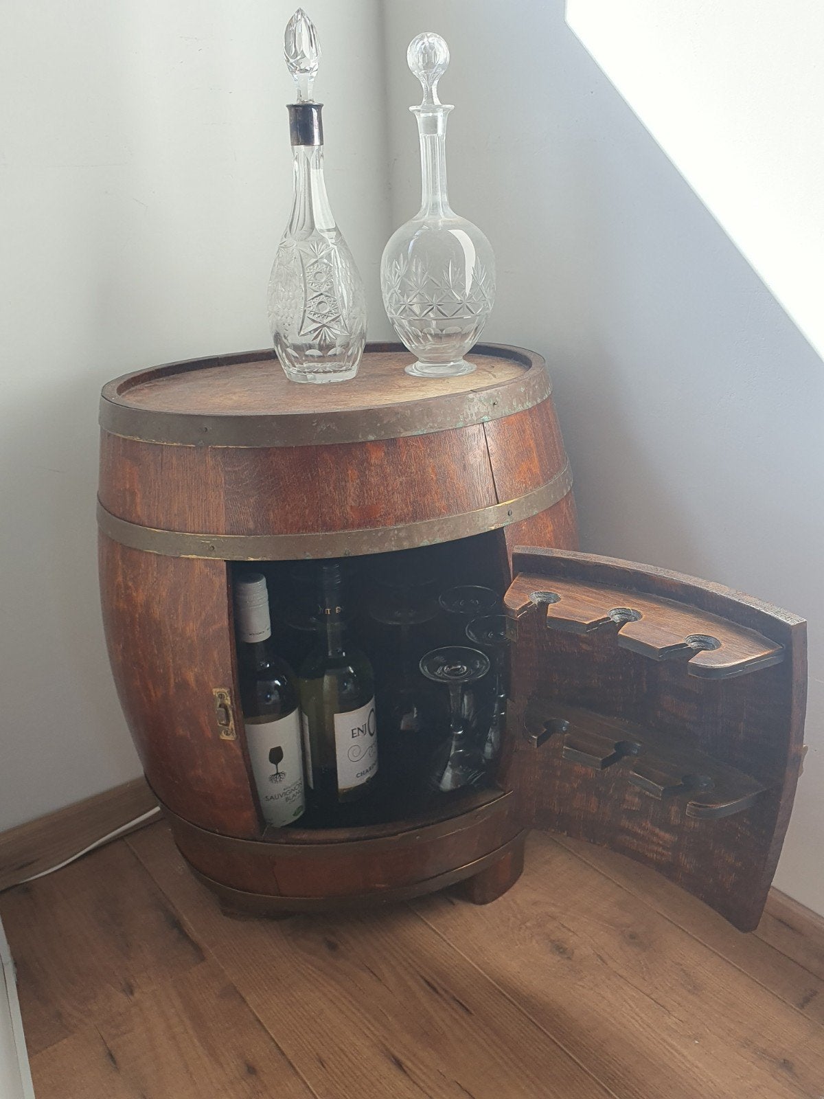 Vintage wijntafel/kast jaren 30 met koperen randen. 57 cm, 50 – 75, Gebruikt, 15 tot 25 flessen, Ophalen of Verzenden