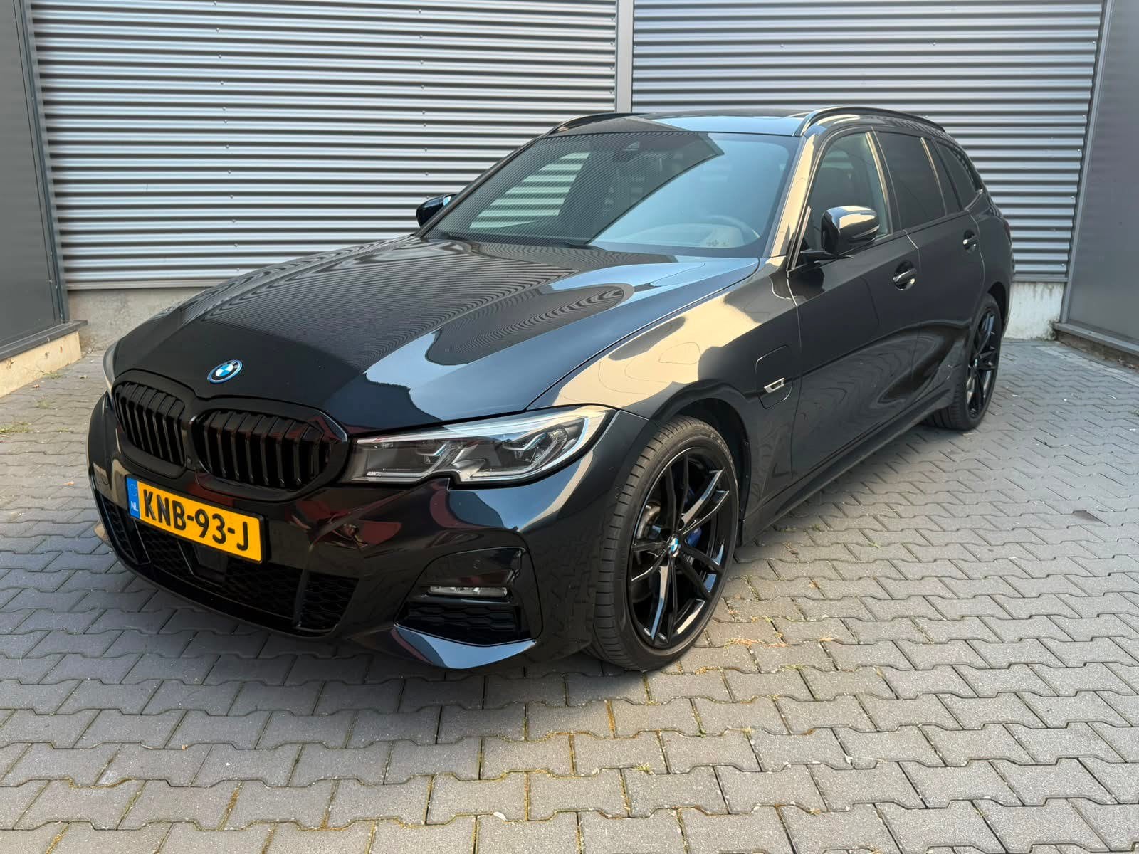 Foto 2 van BMW 3-serie Touring 330e xDrive High Executive LASER PANO 36