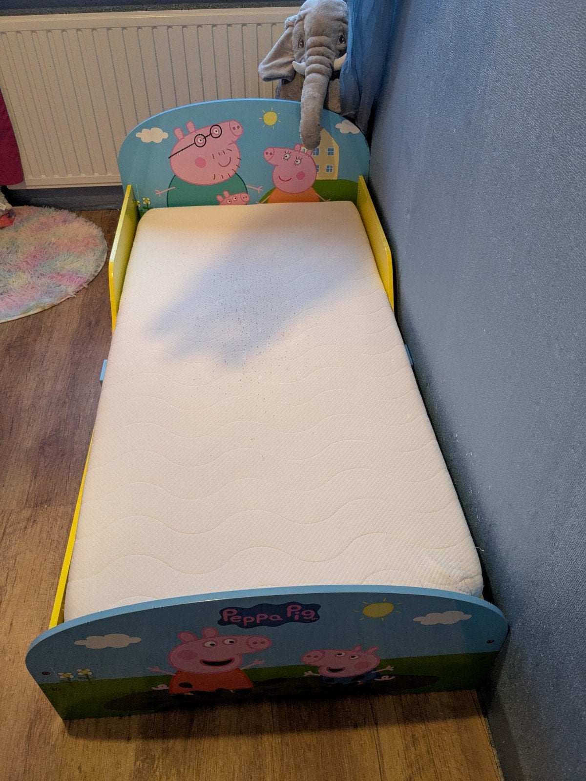 Peppa Pig kinderbed met matras, Kinderen en Baby's, Kinderkamer | Bedden, Ophalen, Gebruikt, 70 tot 85 cm, 140 tot 160 cm