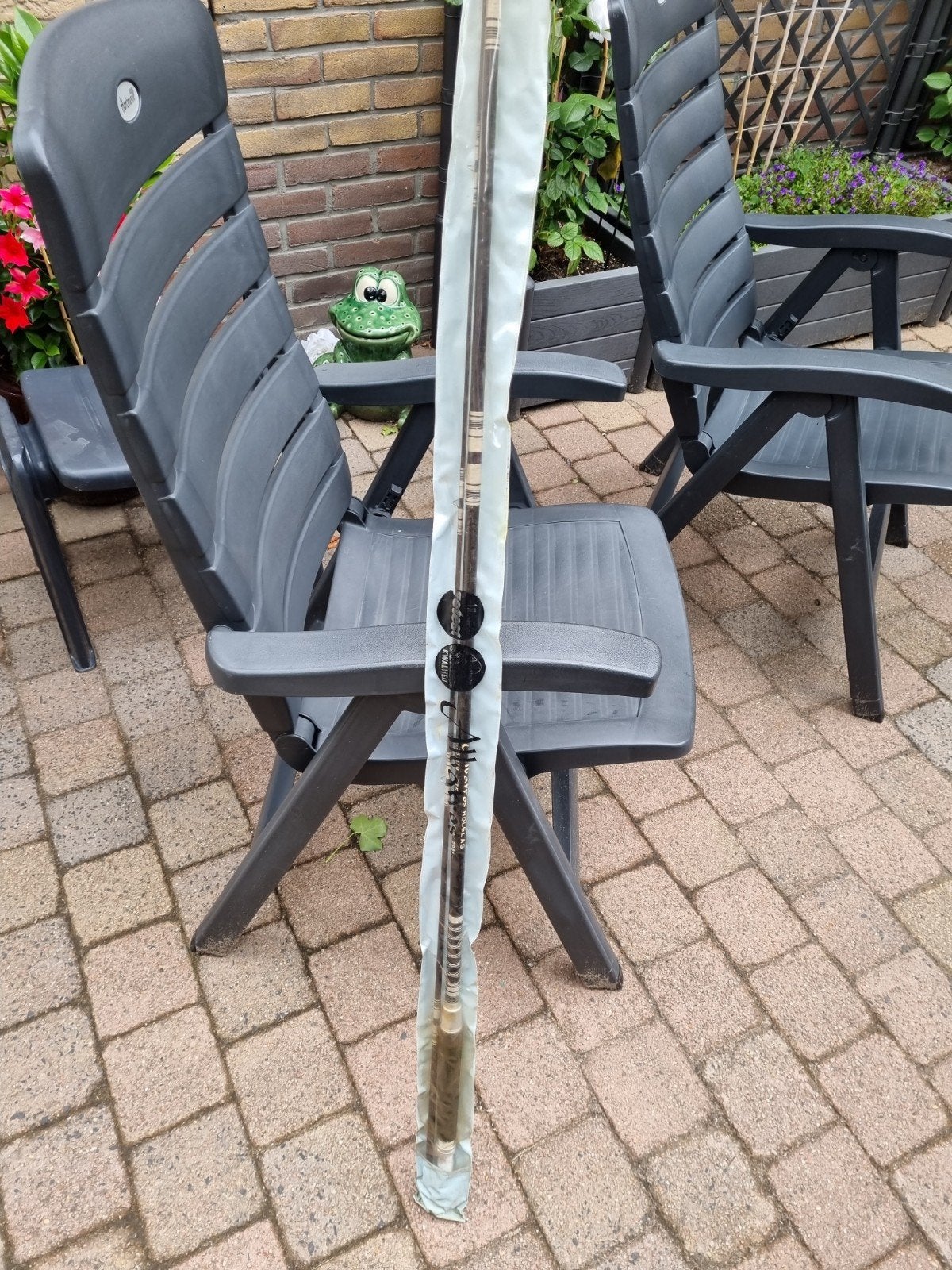 Hengel voor vliegvissen. Met doos vliegen en een reel., Ophalen, Complete set