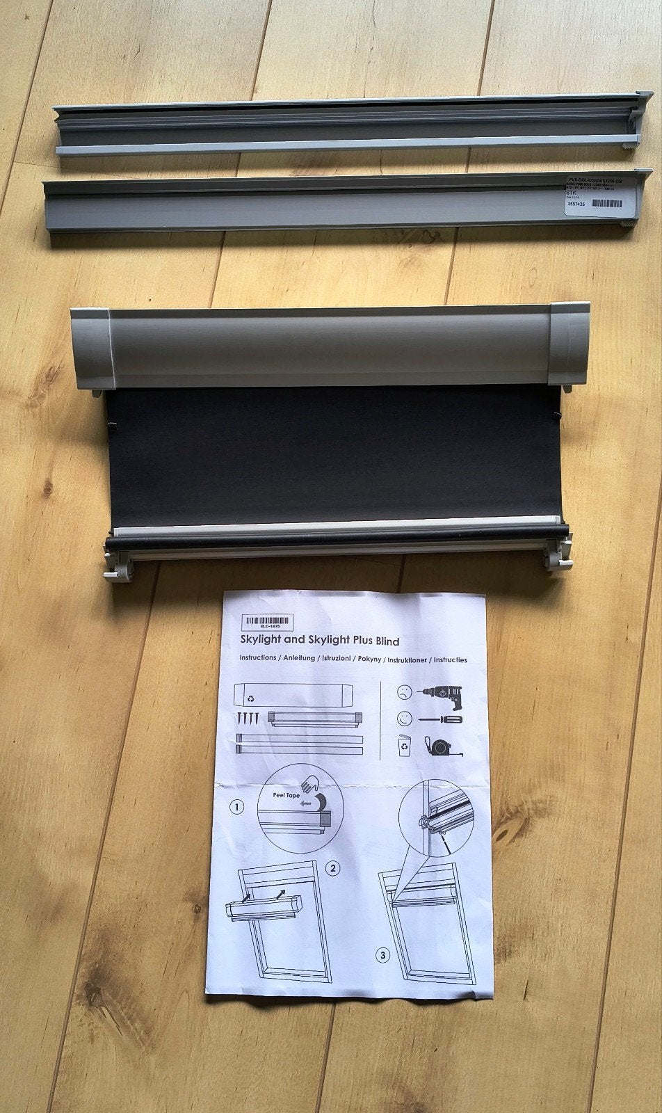 Verduisterend dakraamgordijn, nieuw. Past op Velux, Ophalen, Nieuw, Zwart, Verduisterend