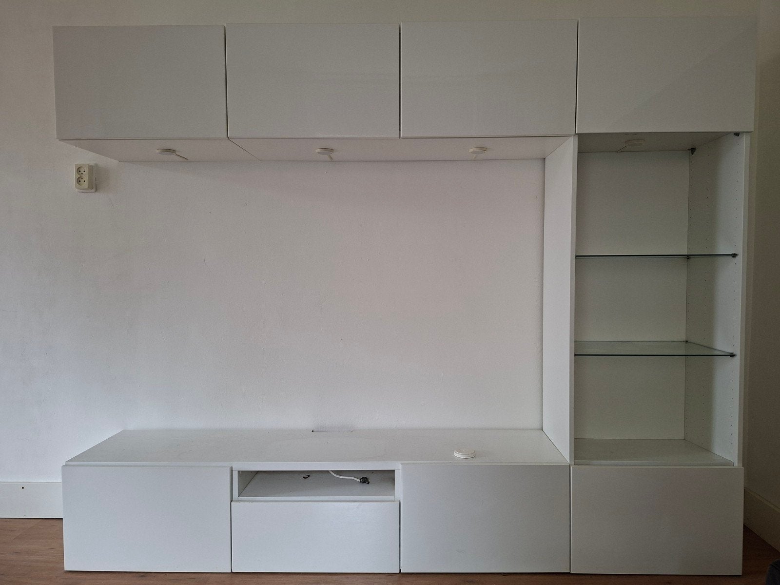 Ikea tv meubel met verlichting en glazen planken, Ophalen, Gebruikt, 25 tot 50 cm