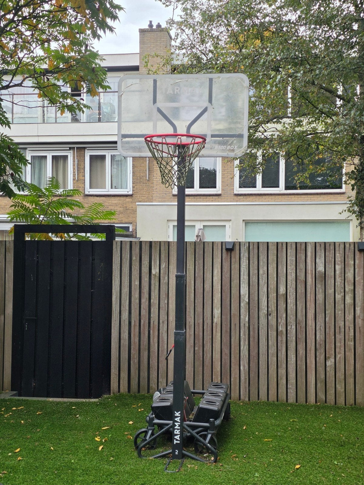 TARMAK B500 BOX Basketbalpaal 3,05m - Z.G.A.N., Ophalen, Zo goed als nieuw, Ring, Bord of Paal