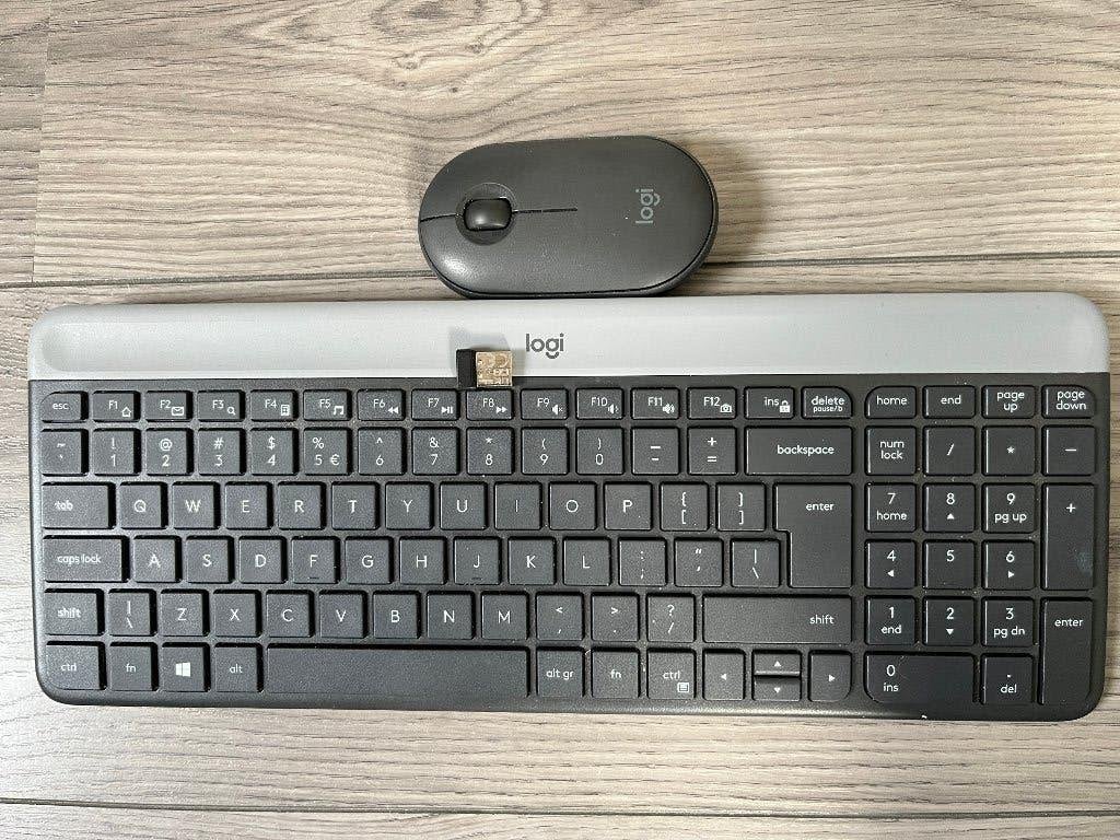 Logitec Keyboard & Muis USB K470, Ophalen of Verzenden, Zo goed als nieuw