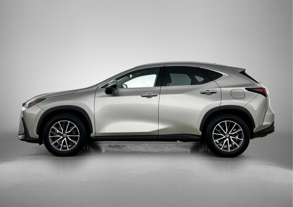 Lexus NX 450h+ AWD Luxury Line | Trekhaak | Apple Carplay /, Automaat, 12 maanden, Stof, Gebruikt