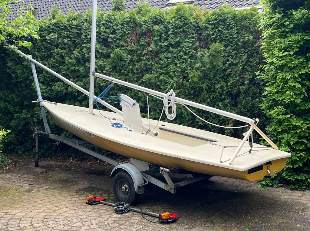 Laser standaard compleet + trailer — €500, Ophalen, Geen motor, Gebruikt, Laser