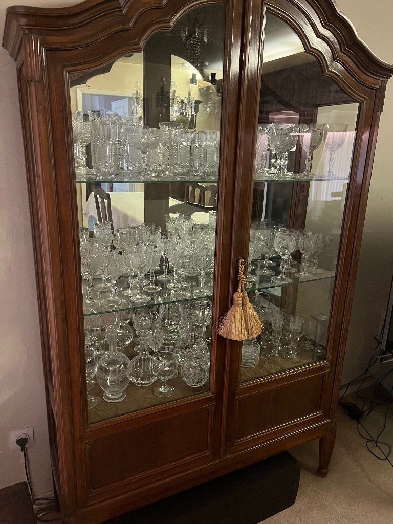Vitrinekast in Franse Louis XV stijl, Ophalen