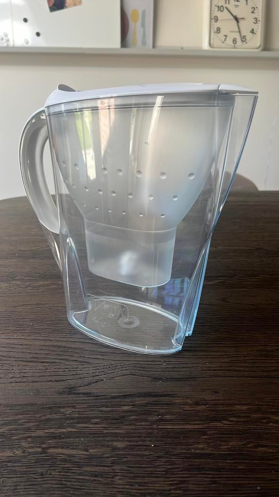 BRITA waterfilter, Huis en Inrichting, Woonaccessoires | Vazen, Gebruikt, Overige kleuren, Minder dan 50 cm, Kunststof, Ophalen of Verzenden