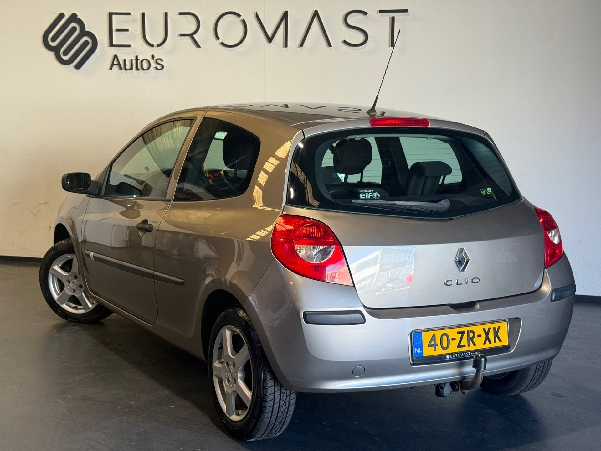 Renault Clio 1.2-16V Special Line Airco Trekhaak Nieuwe Apk, Gebruikt, Origineel Nederlands, Bedrijf, Handgeschakeld