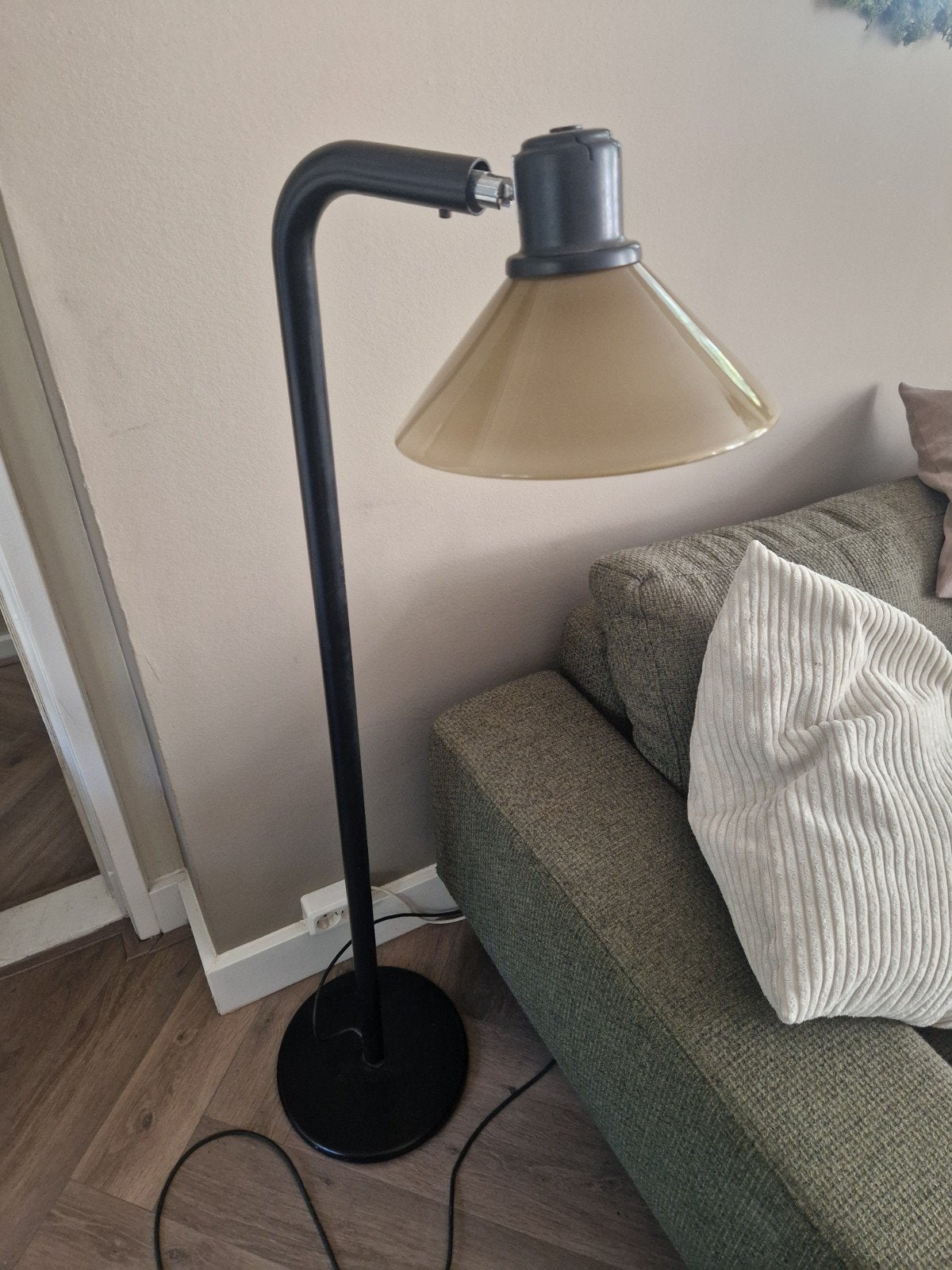 Hans agne Jakobsson Markaryd vloerlamp met glazen kap, Gebruikt, 100 tot 150 cm, Vintage, Scandinavisch design, Glas