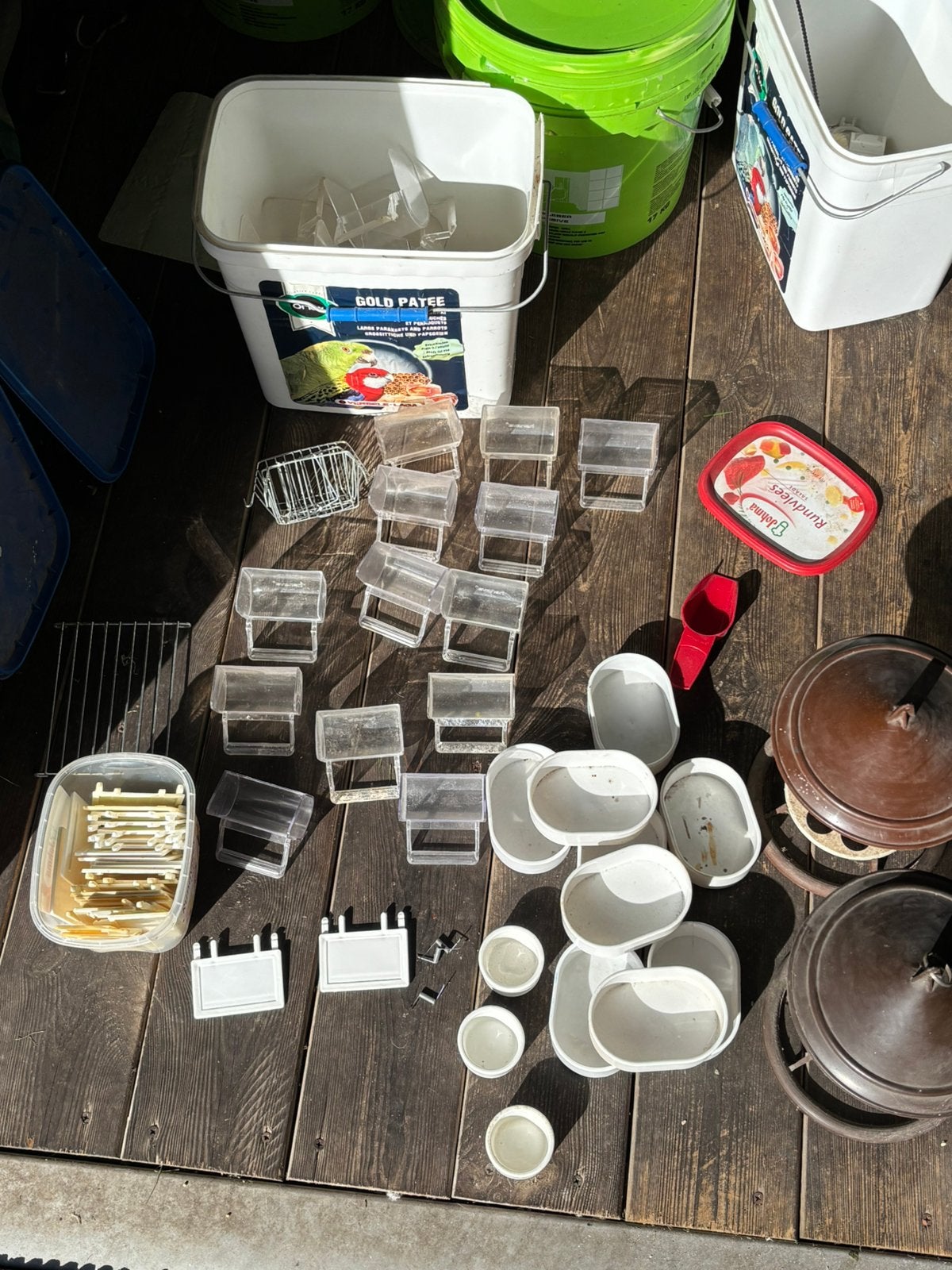 Allerlei bakjes klepjes badschalen enz., Dieren en Toebehoren, Ophalen, Gebruikt, Kooi-accessoires