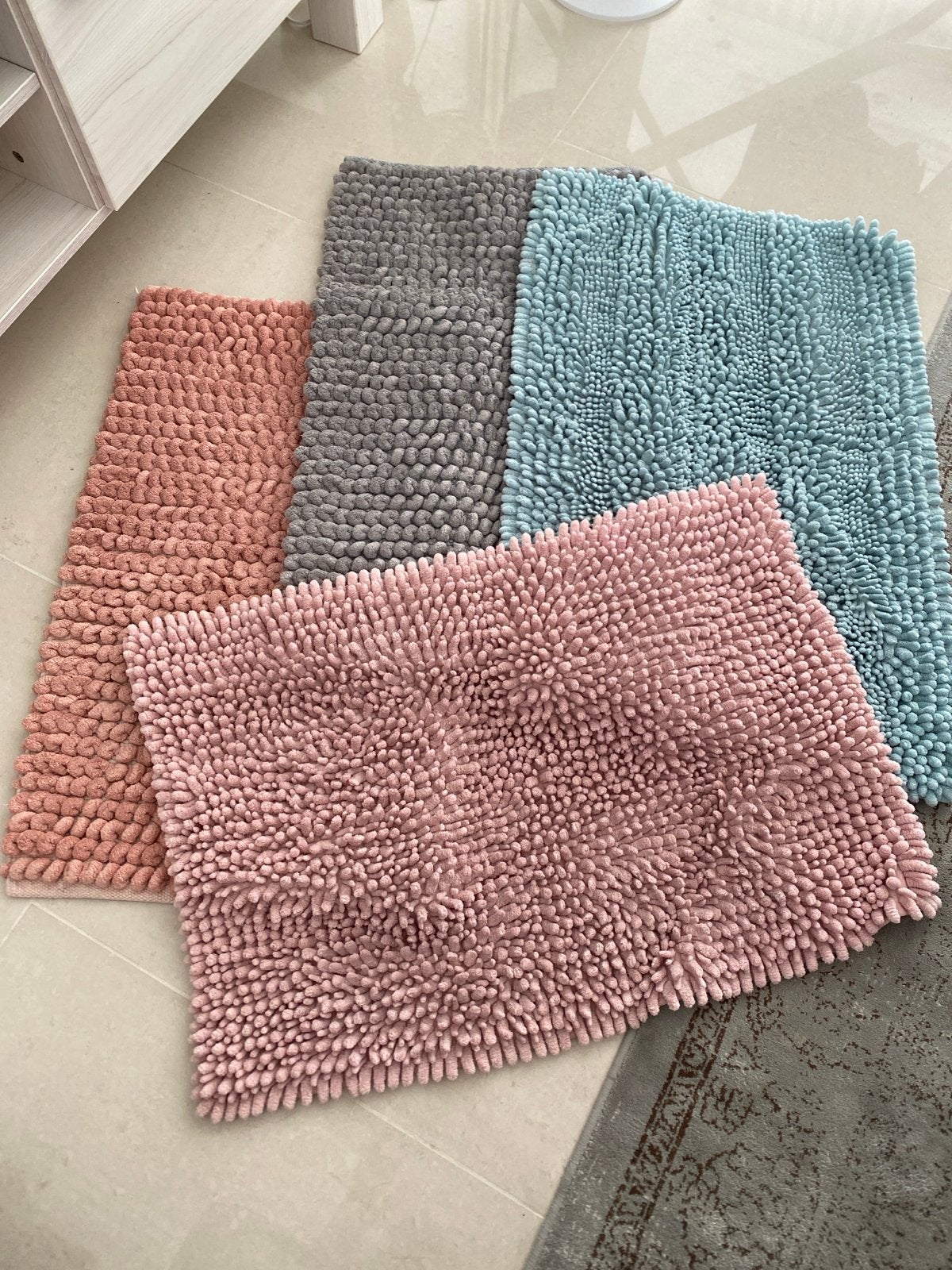 Set van 4 zachte badmatten in diverse kleuren, Ophalen of Verzenden, Gebruikt, Roze, Badmat