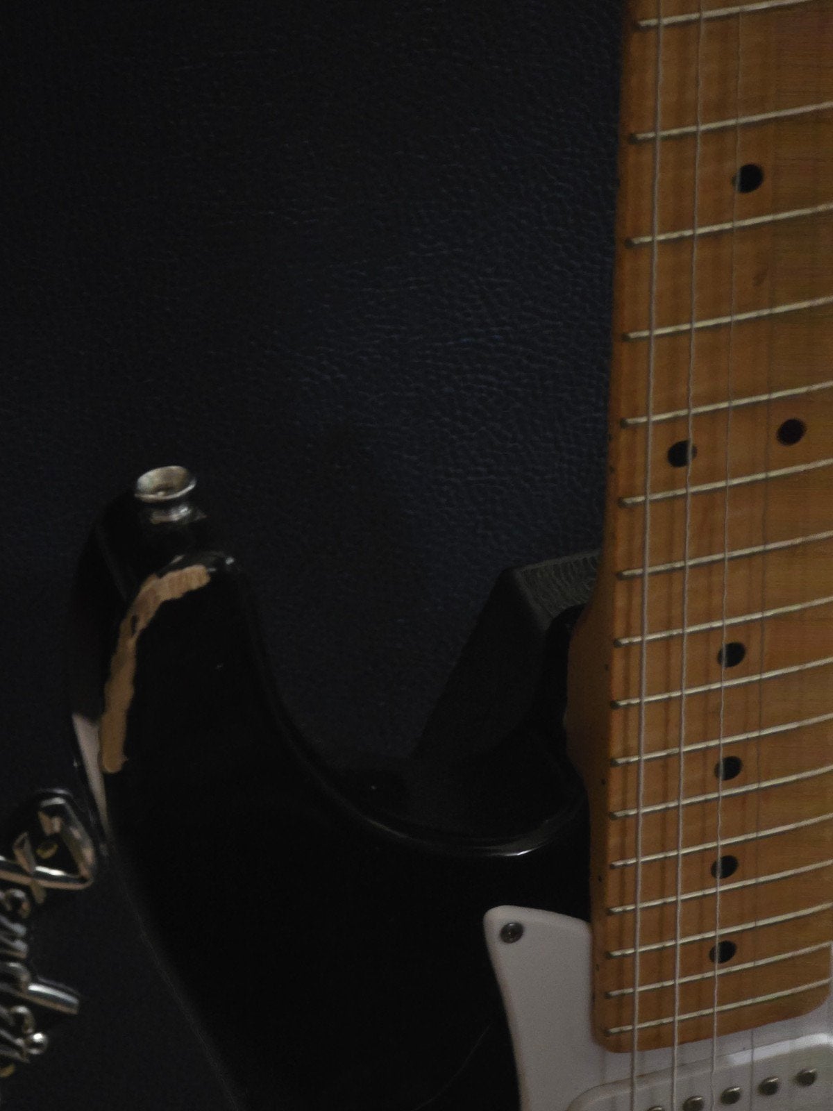 Zwarte beginners gitaar - Behringer met nieuwe snaren, Ophalen, Gebruikt, Solid body, Overige merken