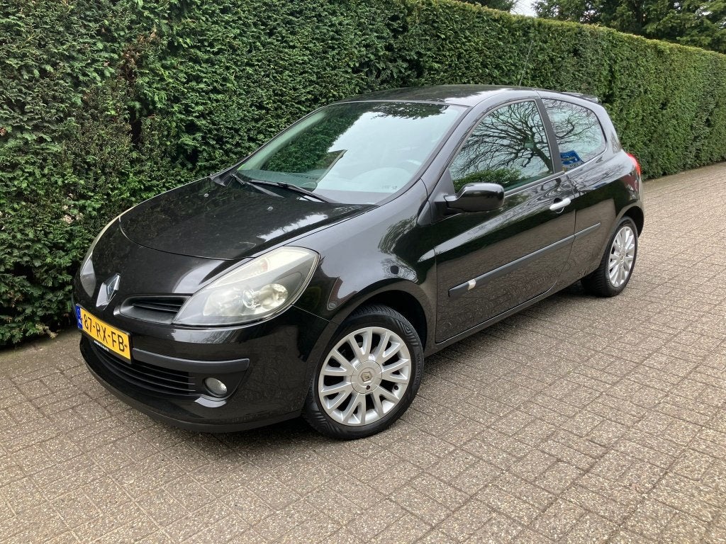 Renault Clio 1.6-16V Dynam.Luxe (bj 2006), Gebruikt, 4 cilinders, Origineel Nederlands, 1200 kg