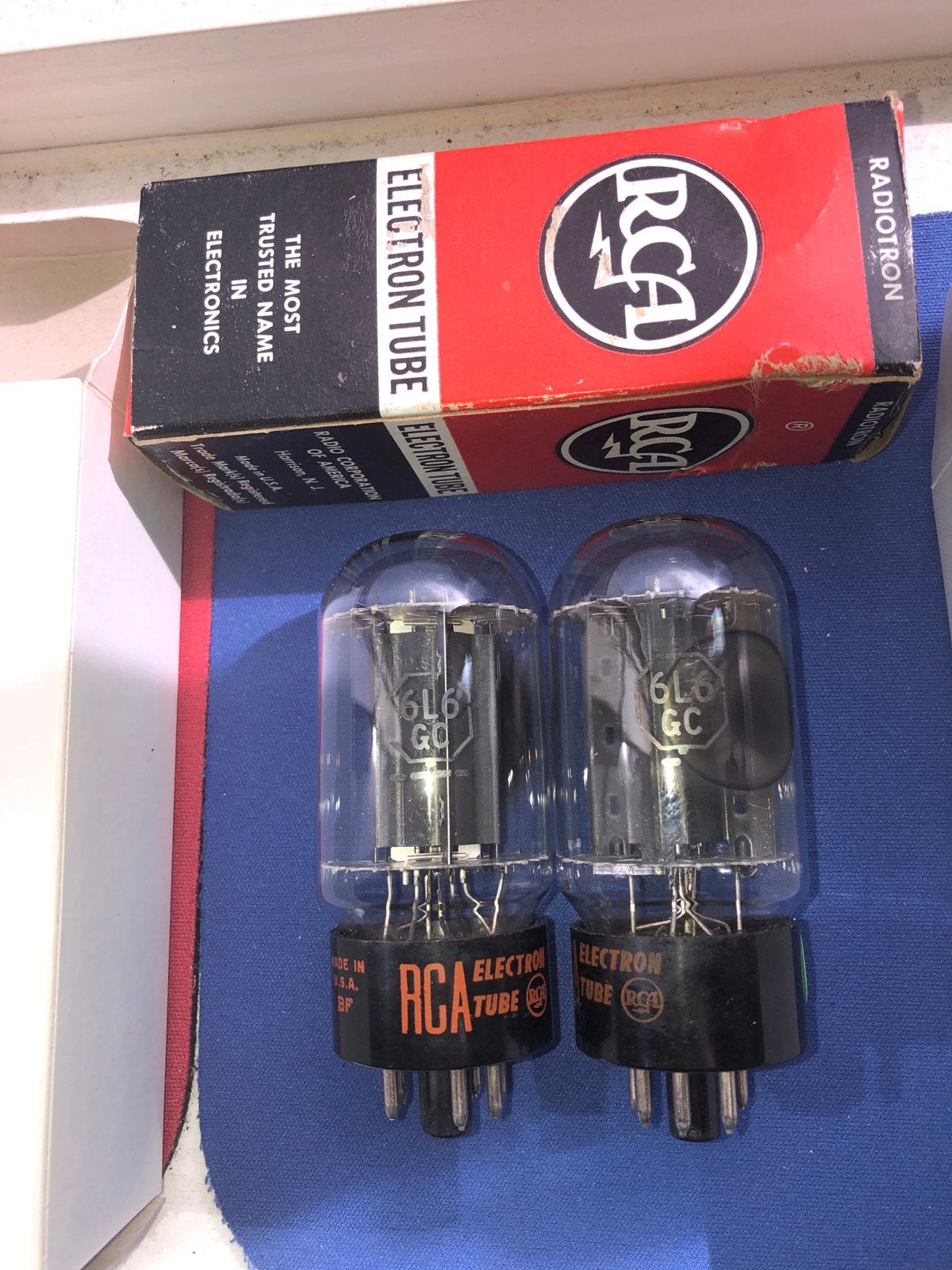RCA 6L6GC BLACKPLATES paar nos buizen voor gitaarversterkers, Ophalen of Verzenden, Gebruikt