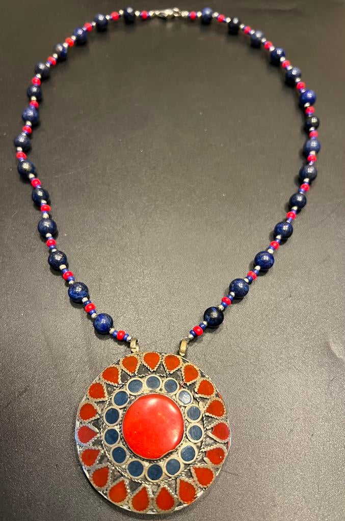 Mooie Turkse zilveren hanger aan Lapis Lazuli kralen ketting, Ophalen of Verzenden, Zo goed als nieuw, Blauw, Zilver