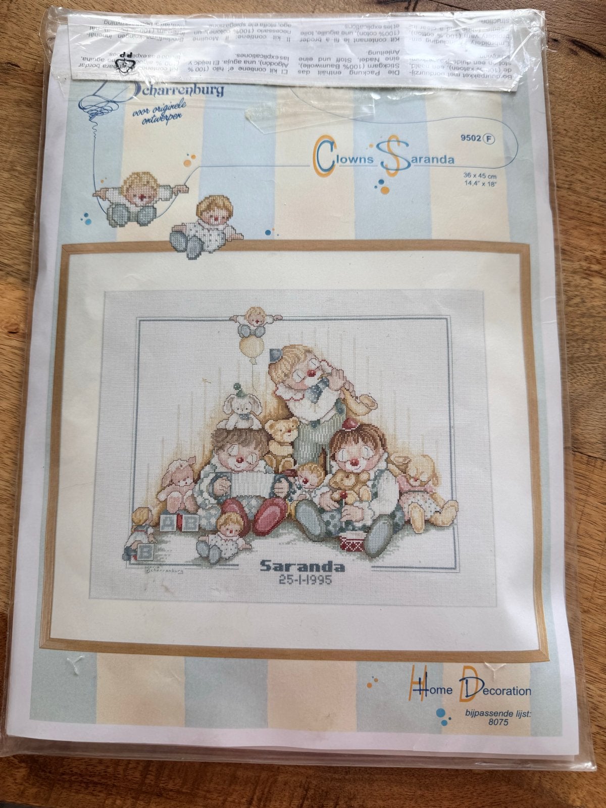 Borduurpakket Clowns met eigen naam - Maria van Charrenburg, Ophalen of Verzenden, Nieuw, Handborduren, Borduurpakket