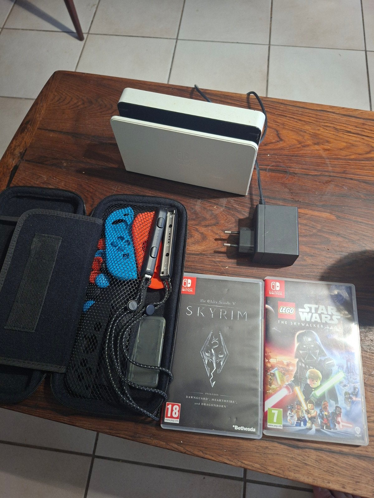 Nintendo Switch OLED met games en accessoires, Switch OLED, Met games, Met 2 controllers, Ophalen of Verzenden