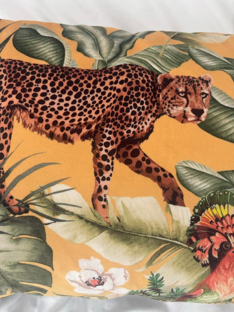 Luxe velours kussen van Claudi met jungleprint, Ophalen of Verzenden, Zo goed als nieuw, Geel, Rechthoekig