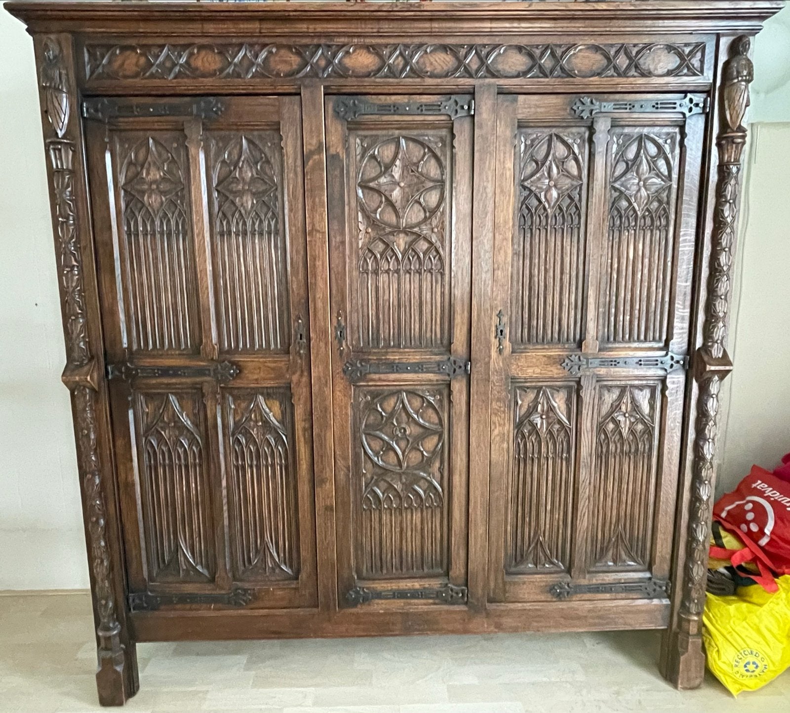 UNIEKE ANTIEKE NEOGOTISCHE EIKEN KAST, Ophalen of Verzenden