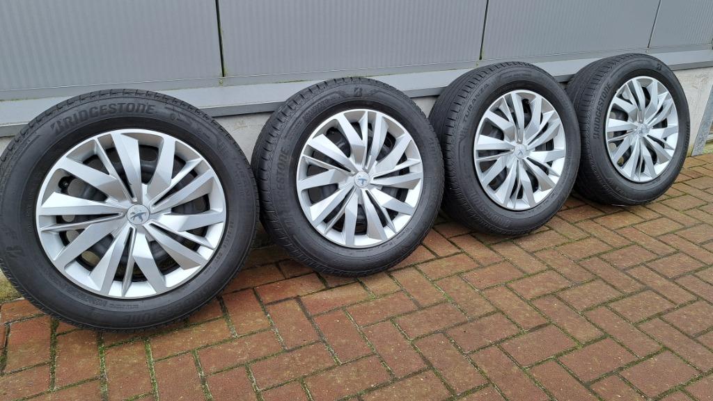 Zomerbanden Peugeot 208 207 DS3 C3 Opel Corsa F 185/65/15, Gebruikt, 15 inch, Banden en Velgen, Personenwagen