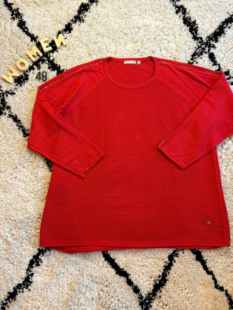 Dames trui rabe rood steentjes op mouw maat 48, Kleding | Dames, Ophalen of Verzenden, Gedragen, Maat 46/48 (XL) of groter, Rood