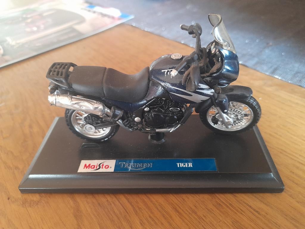 Triumph Tiger schaalmodel, Hobby en Vrije tijd, Ophalen of Verzenden, Zo goed als nieuw, Motor