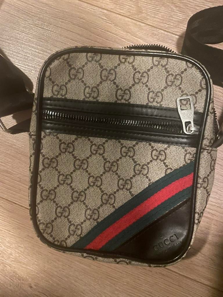 Gucci Schoudertas - Amper Gedragen!, Sieraden, Tassen en Uiterlijk, Tassen | Schoudertassen, Overige merken, Bruin, Verzenden