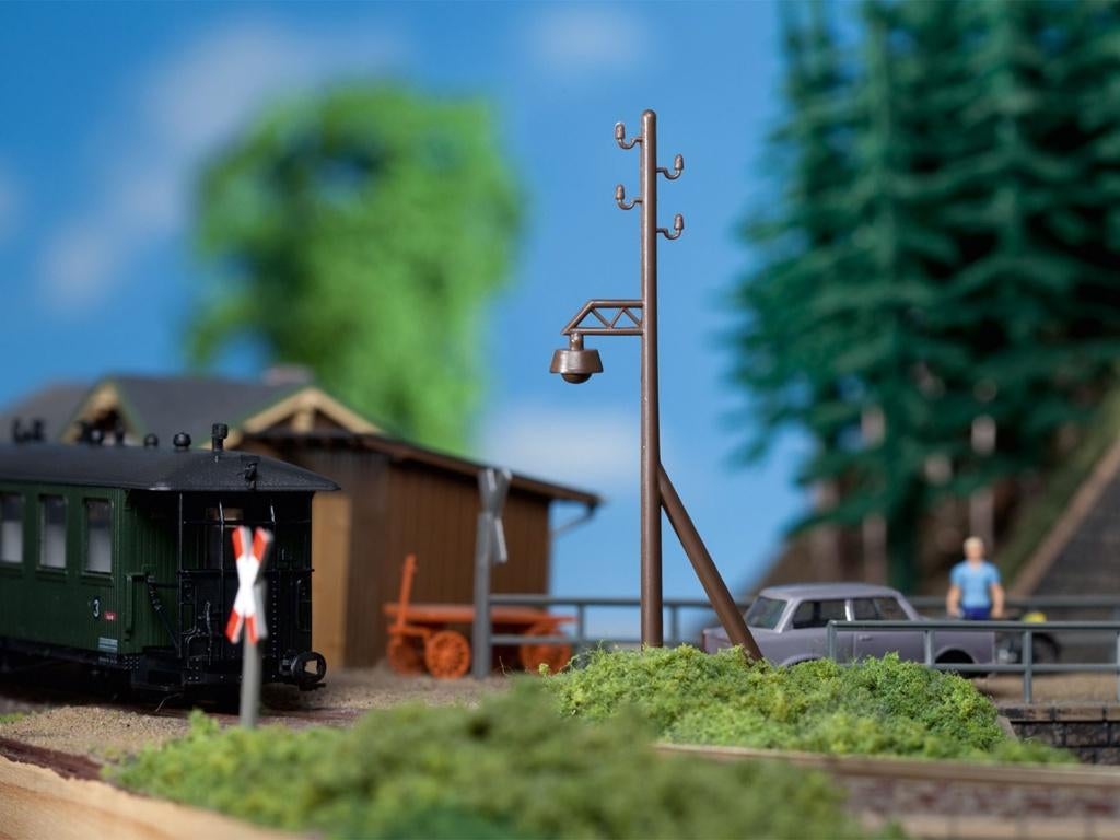 6 elektriciteitsmasten met lampen-armaturen - Vero, Hobby en Vrije tijd, Overige merken, Gelijkstroom of Wisselstroom, Overige typen
