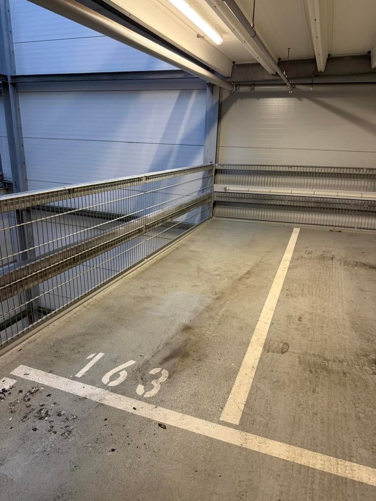 Motorparkeerplaatsen te huur Amsterdam Noord Distelweg, Huizen en Kamers, Garages en Parkeerplaatsen, Amsterdam