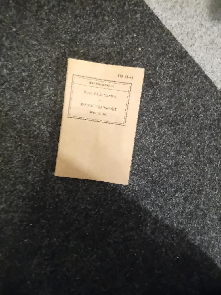 technische handboeken, Tweede Wereldoorlog, Ophalen of Verzenden, Zo goed als nieuw, Landmacht
