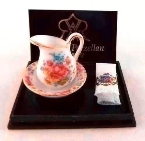 reutter miniaturen wash bowl set met handdoek lampet kan, Ophalen of Verzenden, Nieuw, Poppenhuis
