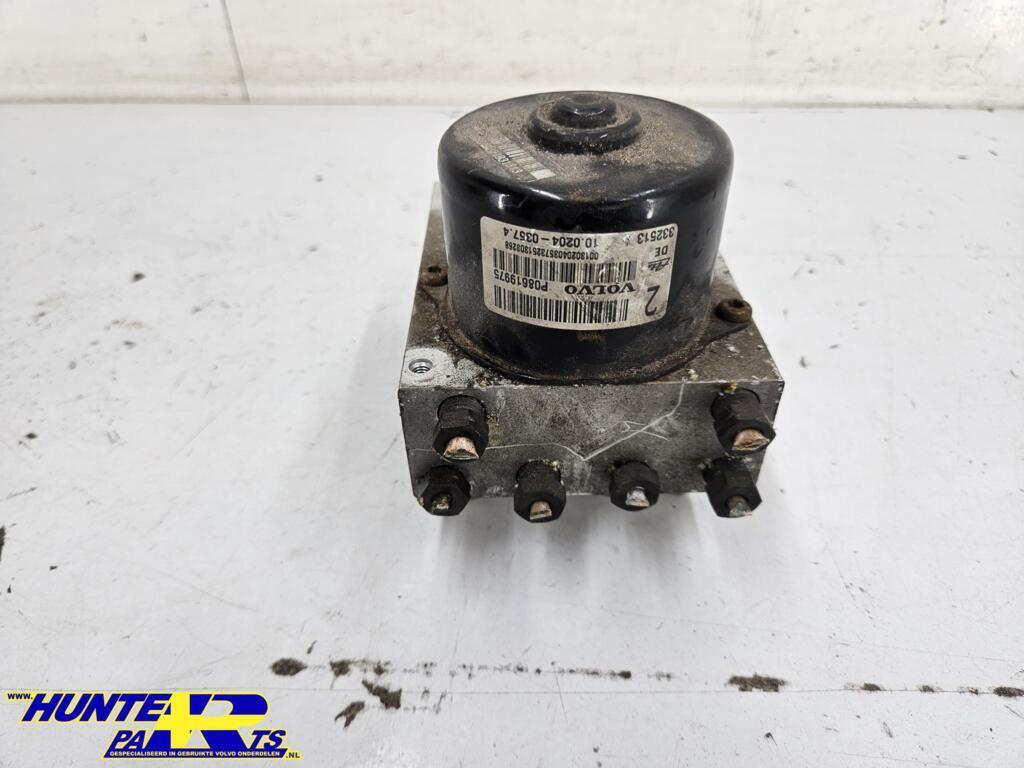 ABS pomp Volvo V70/XC70/S60/S80 ('00-'08) P08619975, Gebruikt, Ophalen of Verzenden, Volvo, Volvo