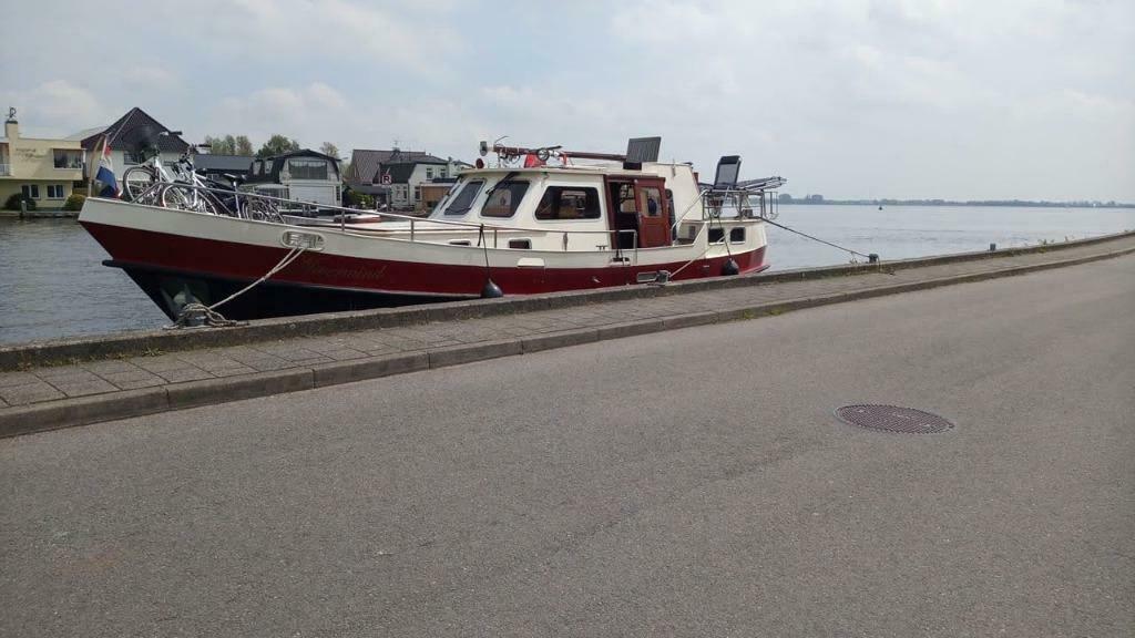 Luxe Motorkotter of Drammer 700, Sloep of Motorboot