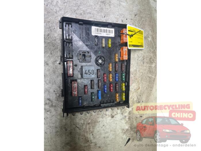 Zekeringkast van een Volkswagen Passat, Auto-onderdelen, Elektronica en Kabels, Volkswagen, Gebruikt, 3 maanden garantie, Ophalen