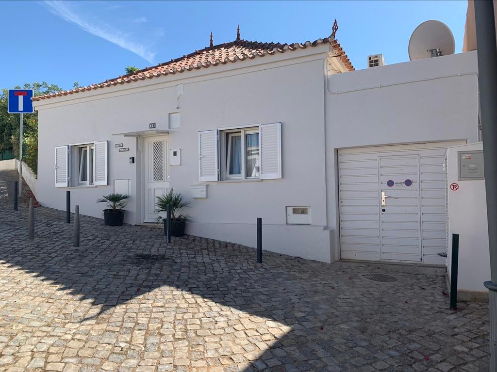 Knusse dorpswoning in Central Algarve, dicht bij zee., Vakantie, Vakantiehuizen | Portugal, 2 slaapkamers, Overige typen, Algarve