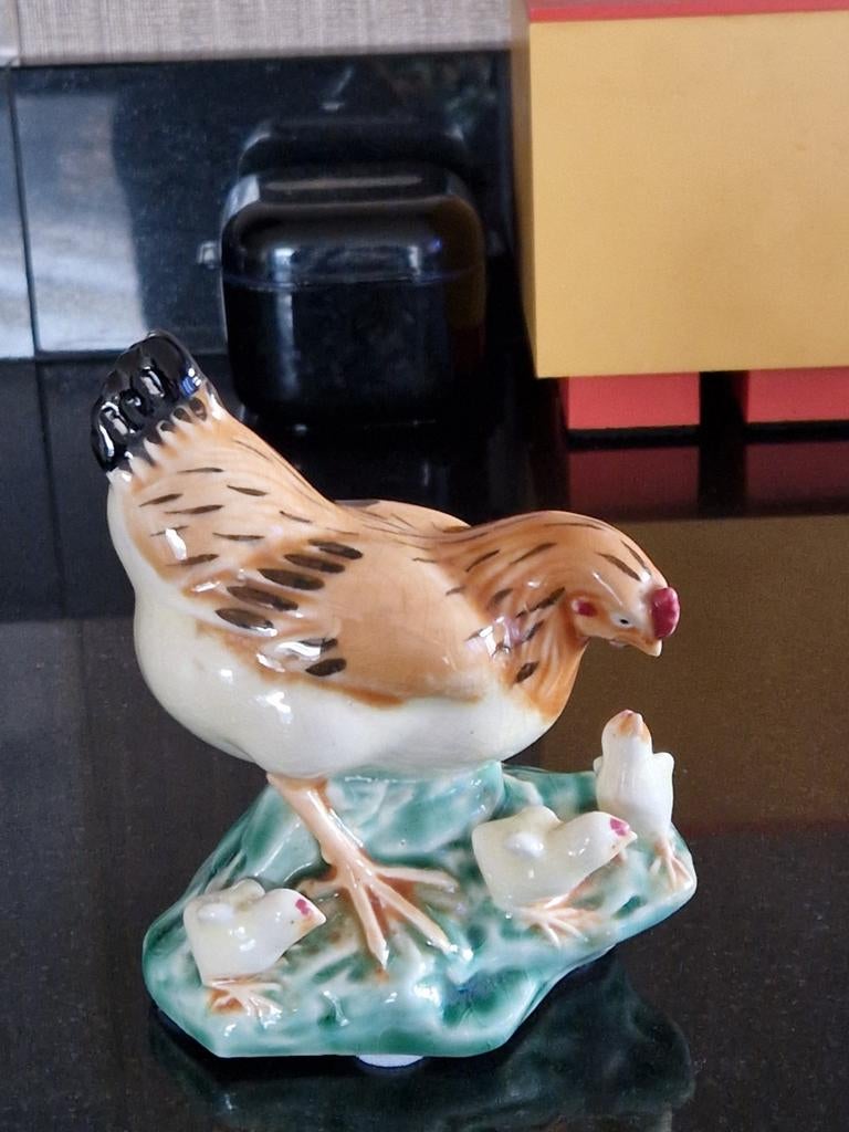 Vintage Beeldje Kip met haar Kuikens., Verzamelen, Beelden en Beeldjes, Ophalen of Verzenden, Zo goed als nieuw