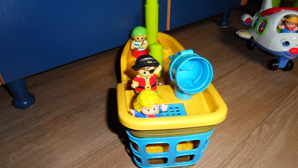 Fisher -price PIRATENSCHIP, Ophalen, Zo goed als nieuw, Speelset, Met licht
