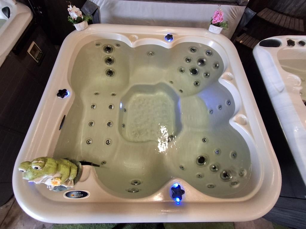 Jacuzzi balboa 6 persoons spotgoedkoop ‼️, Tuin en Terras, Bubbelbaden en Hottubs, Ophalen of Verzenden, Nieuw, Filter
