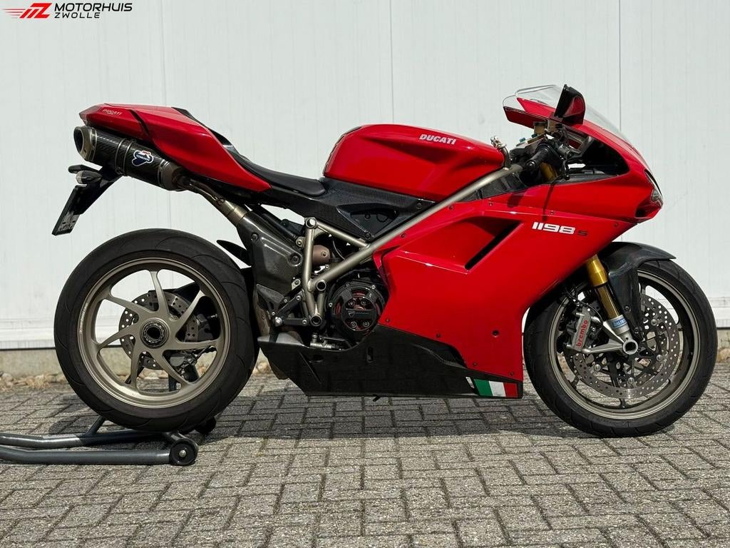 DUCATI 1198 S (bj 2009) 30878KM, Veel carbon, DUCATI, 2 cilinders, 1198 cc, Motorrijbewijs A