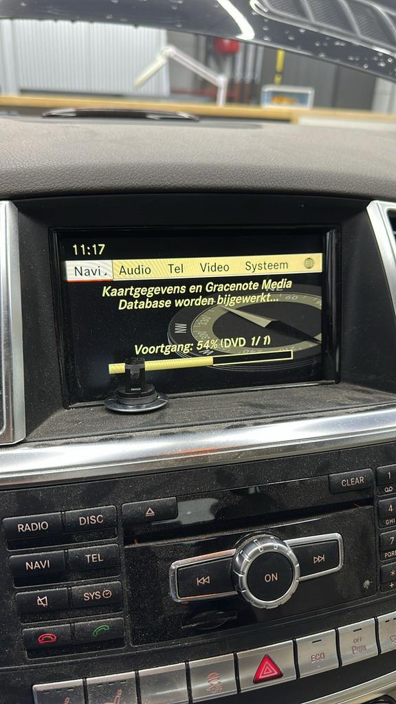 Foto 3 van Mercedes Comand Mbux audio20 2026 Navigatie kaartupdate