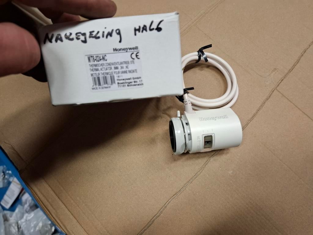 Honeywell Home thermische motor, 4mm, 24V, eindschakelaar MT, Ophalen of Verzenden