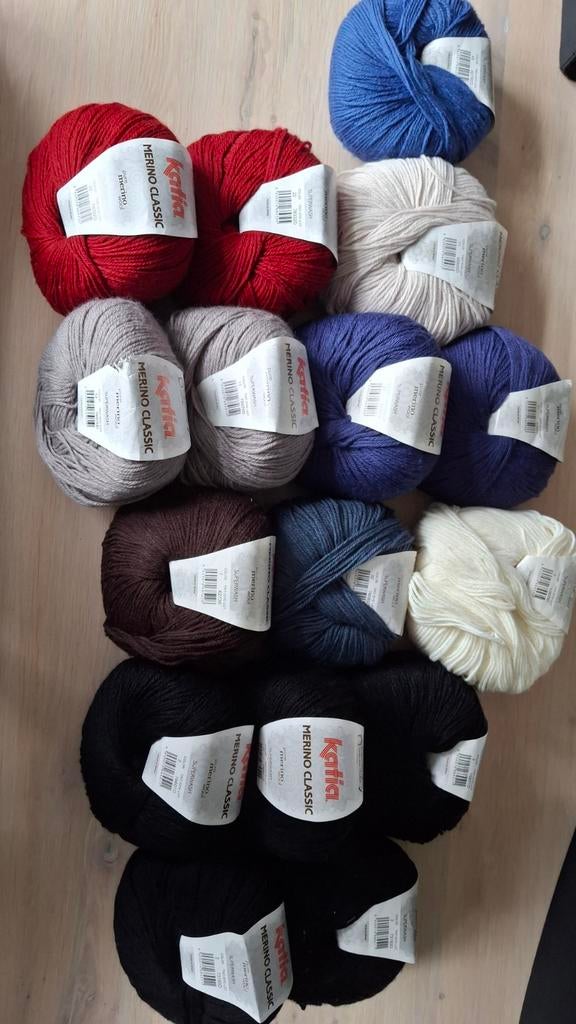 Katia merino classic 100gram zwart blauw rood zand wolwit, Ophalen of Verzenden, Nieuw, Breien of Haken, Wol of Garen