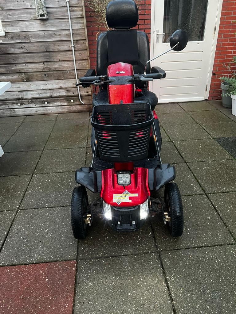 Scootmobiel te koop – 2 NIEUWE ACCU’S + OPRIJPLATEN!, Diversen, Ophalen, Pride, Zo goed als nieuw, 36 t/m 45 km