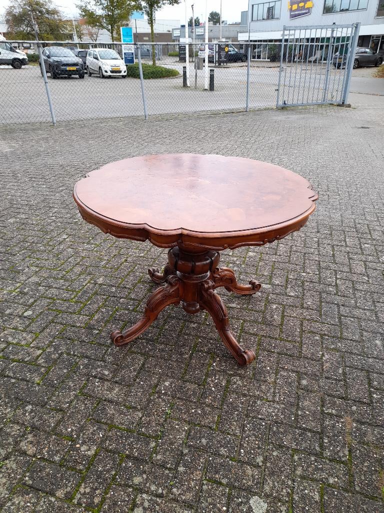 Sierlijke noten bolpoot eettafel, Ophalen of Verzenden
