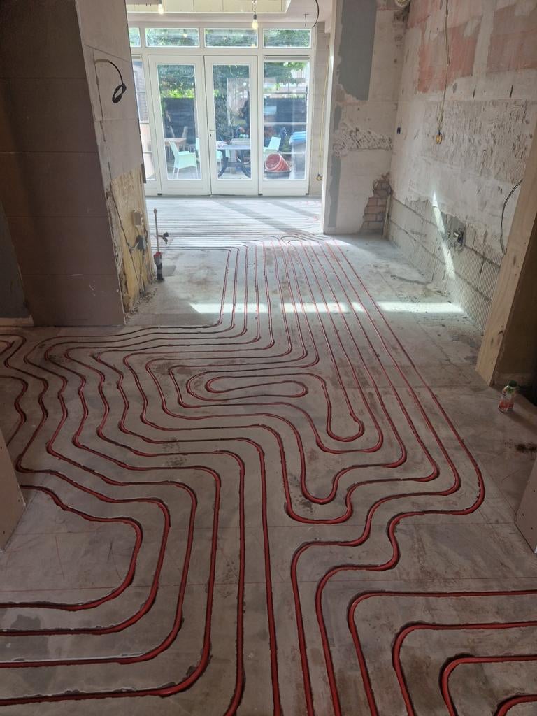 Vloerverwarming frezen infrezen of netten tegels of beton