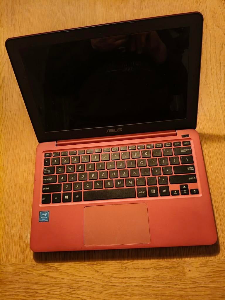 Asus intel pentuim(r)cpu n3700@1.60ghz 1.60 ghz, Gebruikt, Asus, Ophalen of Verzenden, SSD