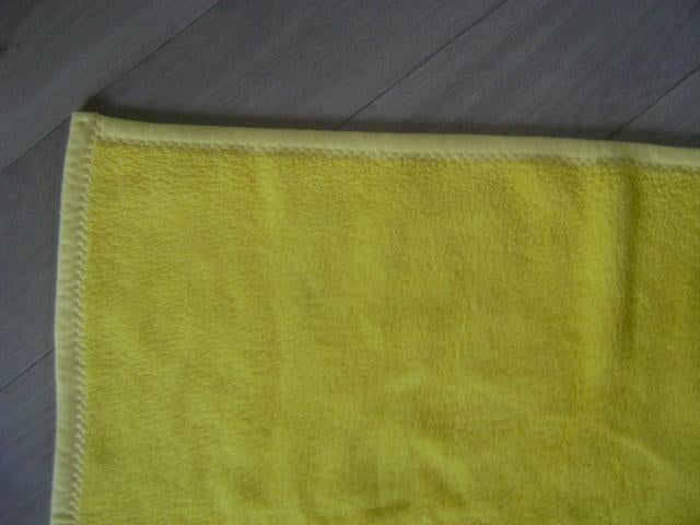geel baby dekentje, Ophalen of Verzenden, Zo goed als nieuw, 100 cm of meer, Deken