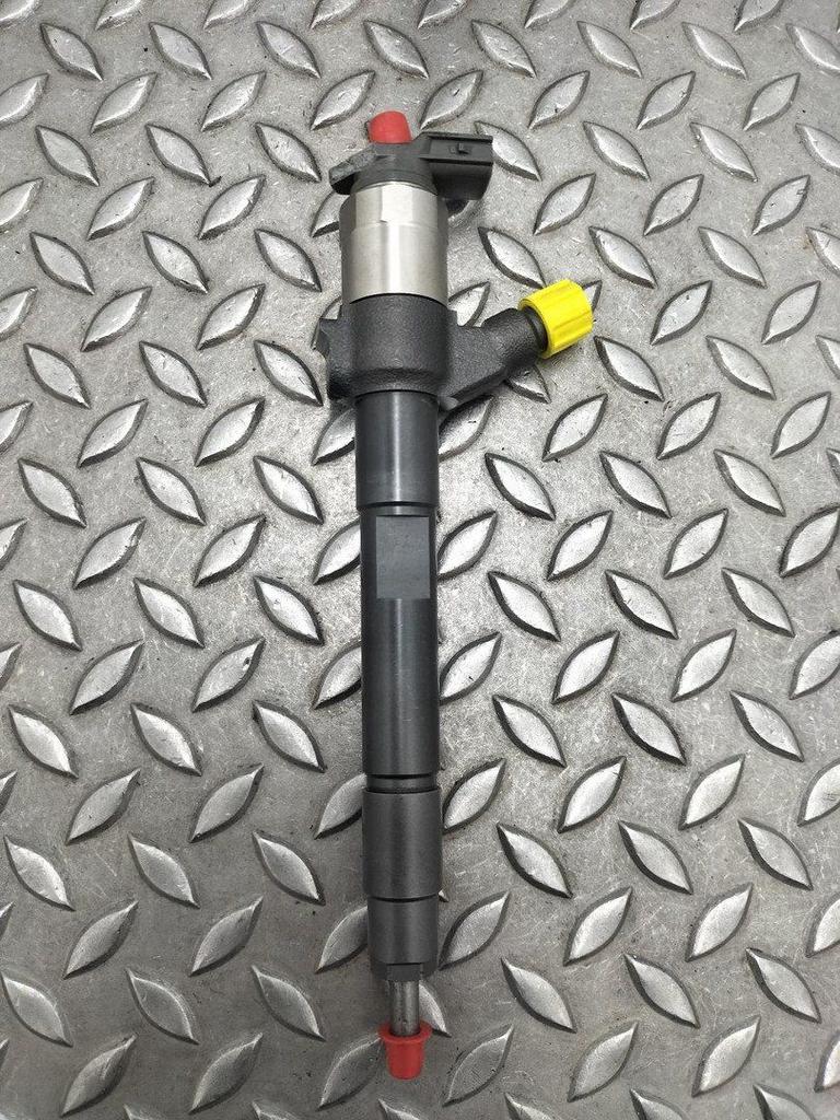 MITSUBISHI L200 BRANDSTOF INJECTOR / VERSTUIVER 2019, Ophalen of Verzenden, Gebruikt, Stiba lid
