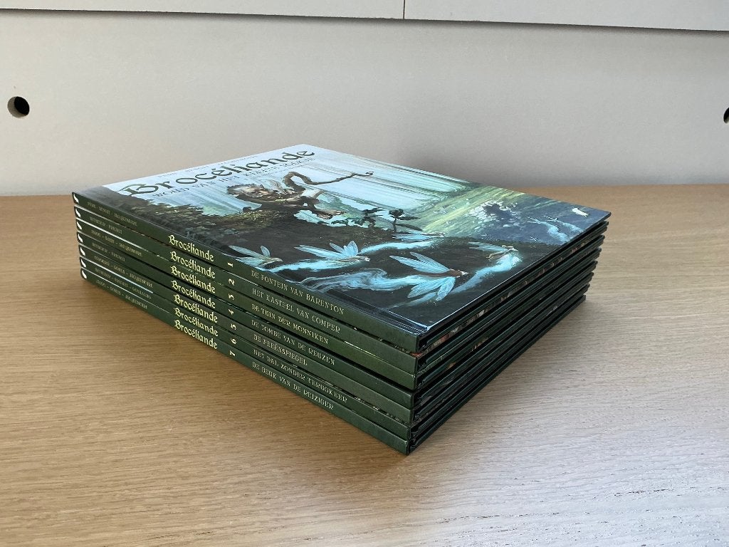 Broceliande Hardcovers compleet Woud van het Kleine Volkje, Boeken, Meerdere stripboeken, Ophalen of Verzenden, Zo goed als nieuw